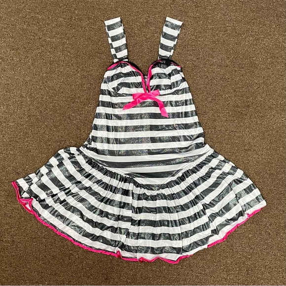 Convicted Cutie Costume - Picture 5 of 6